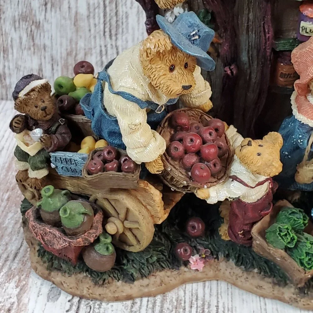 Boyds Bears Danbury Mint Farmers Market Collector Apple Shaped Clock Retired